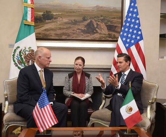 El gobernador de California, Edmund Brown, y el presidente Enrique Peña Nieto. Foto: Presidencia