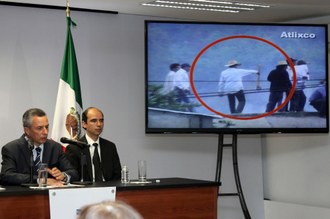 El procurador general de Justicia de Puebla, Victor Carrancá, reiteró ayer que la muerte del adolescente Luis Alberto Tehuatlie Tamayo, se debió a la “onda expansiva” de un cohetón. Foto Cuartoscuro