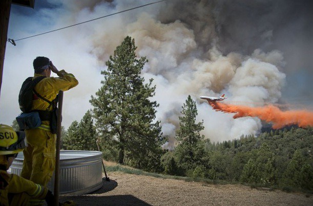Incendio en la Sierra Nevada, en el norte de California. Foto Ap