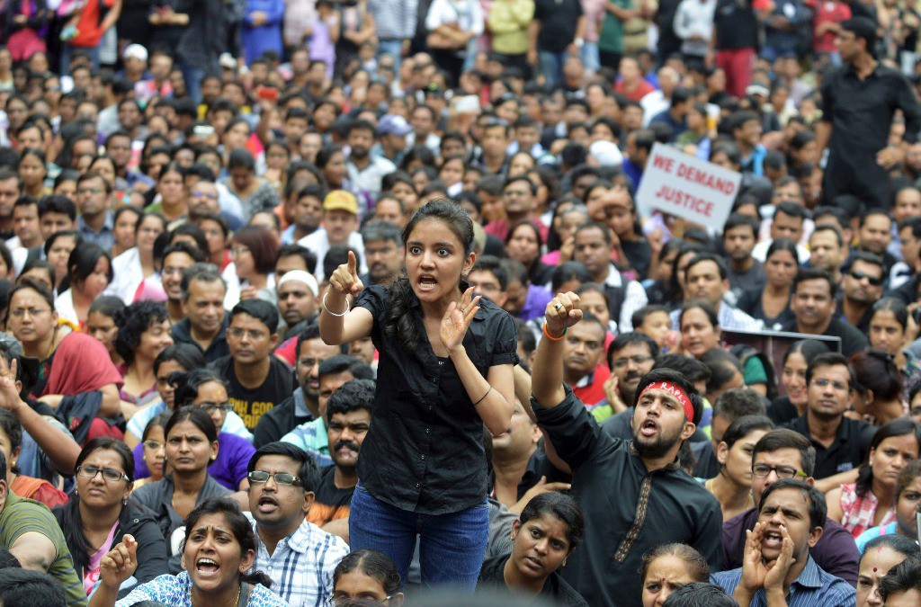 Protesta en India por la violación de una niña de seis años. Foto Reuters