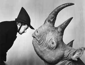 'Dalí y el rinoceronte'. Foto Philippe Halsman