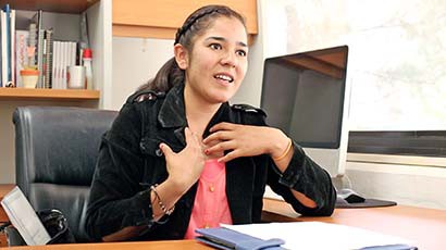 Mayra Esquivel Camarillo aún espera la asignación de su plaza ■ foto: francisco lópez