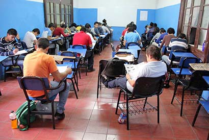 La aplicación de Enlace midió el aprovechamiento en Matemáticas y Comunicación (Comprensión lectora y escritura) ■ foto: La Jornada Zacatecas