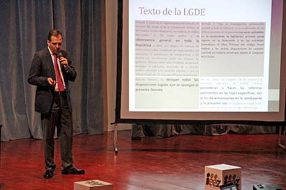 José Luis Vargas participó en el ciclo de conferencias La Transición al Sistema Nacional Electoral, convocado por el IEEZ ■ FOTO: ANDRÉS SÁNCHEZ