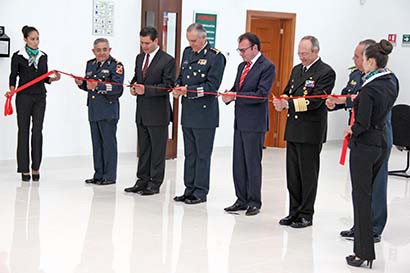 El gobernador y los secretarios de Estado realizaron el corte del listón inaugural ■ FOTO: ANDRÉS SÁNCHEZ