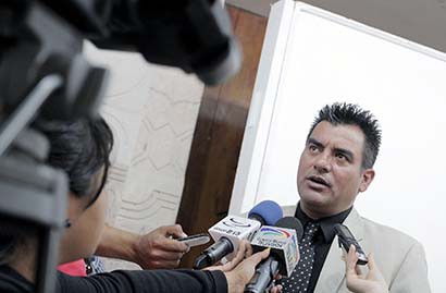 José Luis Figueroa Rangel, diputado local, en una conferencia de prensa anterior. Foto: ERNESTO MORENO