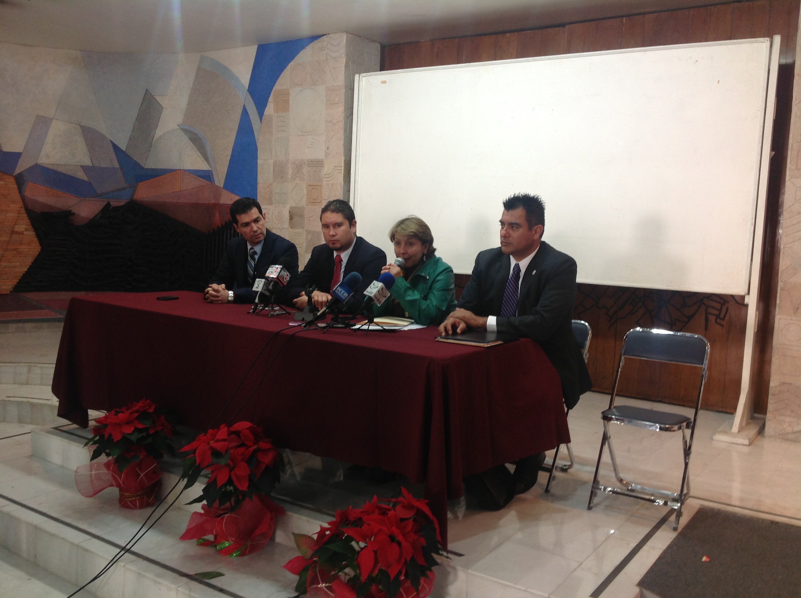 Por un Zacatecas para Tod@s, en una conferencia de prensa anterior