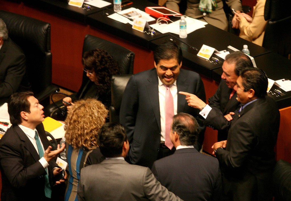 Los senadores Mario Delgado, Miguel Barbosa, Emilio Gamboa y Jorge Luis Preciado, durante la sesión extraordinaria del 6 de agosto de 2014. Foto: La Jornada