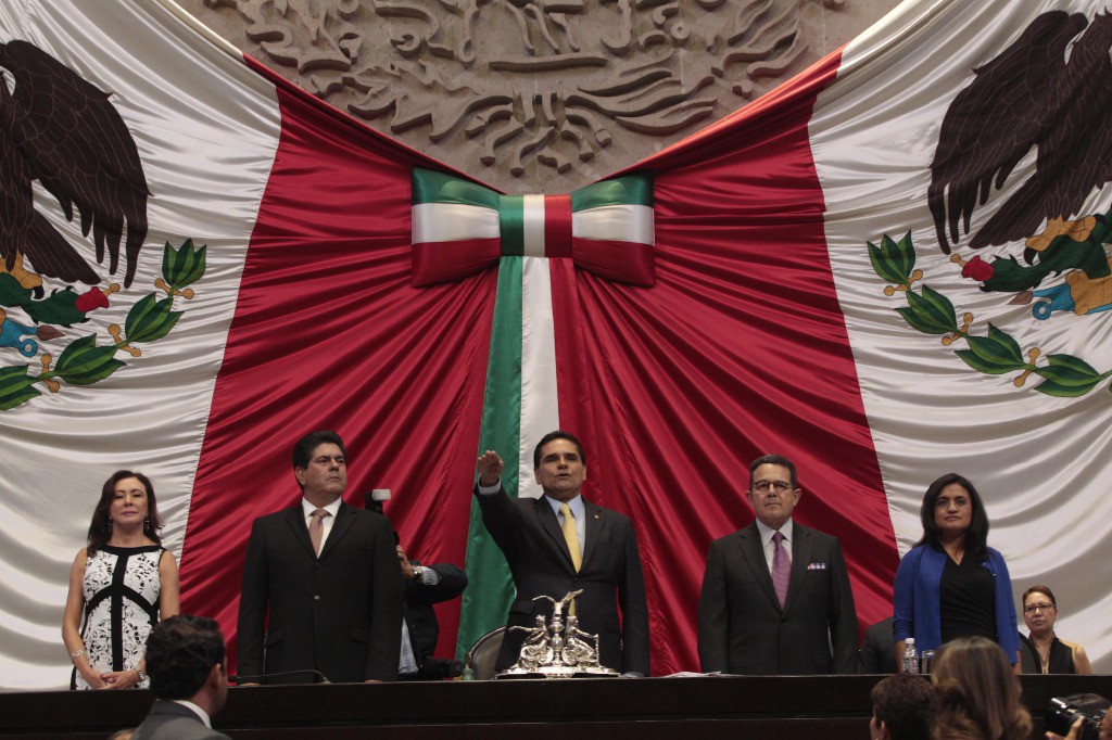 Silvano Aureoles asumió hoy la presidencia de la Mesa Directiva de San Lázaro. Foto: La Jornada