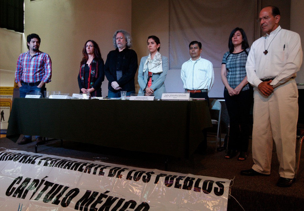 Integrantes del Tribunal Permanente de los Pueblos en el cuarto aniversario de la masacre de migrantes en San Fernando. Foto: La Jornada