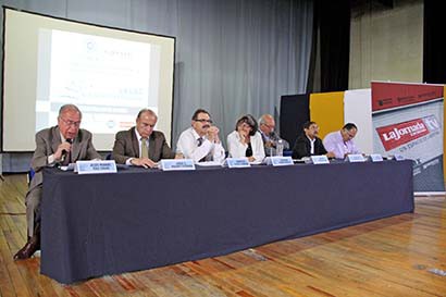En la imagen, de izquierda a derecha, Manuel Díaz, Jorge Hiriartt, Francisco Flores, Mariana Terán, Rogelio Cárdenas, Javier Domínguez y Octavio Enríquez (representante de Femat)