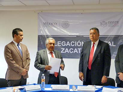 De izquierda a derecha, Carlos de la Torre, Alfredo Villegas y Humberto Javier Romero ■ FOTO: LA JORNADA ZACATECAS