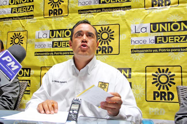 Gerardo Espinoza Solís, dirigente estatal del PRD ■ foto: Andrés Sánchez