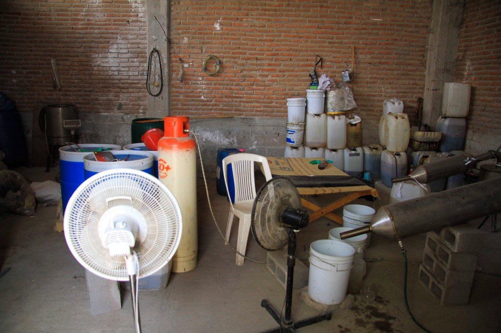 Laboratorio clandestino localizado en 2012 en Culiacán, Sinaloa. Foto Cuartoscuro