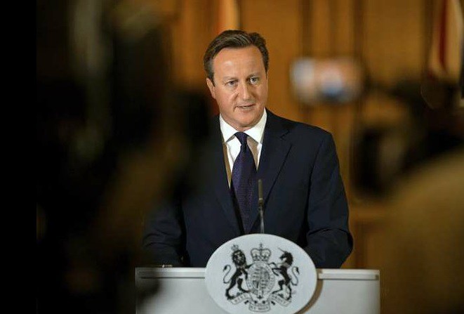 El primer ministro británico, David Cameron participó en una reunión de emergencia el domingo, en torno al video publicado por el Estado Islámico, donde se muestra la decapitación de David Haines. Foto Reuters