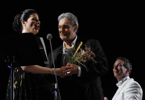 La soprano Ana María Martínez y el tenor Plácido Domingo, durante un concierto en Chichén Itzá, Yucatán. Foto: La Jornada