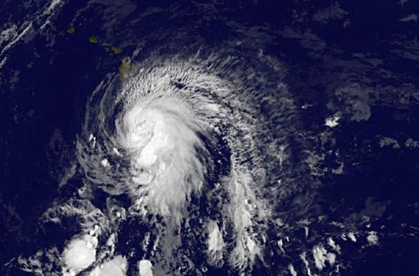 Según los modelos meteorológicos, 'Ana' pasaría al sur de Hawái. Foto Reuters