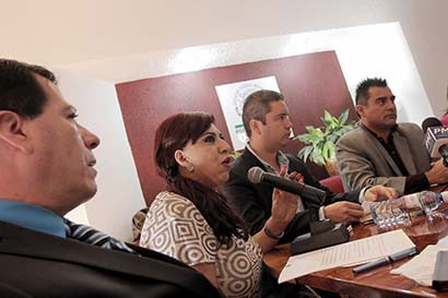Conferencia de prensa de los diputados Mario Cervantes, Soledad Luévano, Iván de Santiago y José Luis Figueroa ■ foto: ernesto moreno