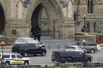 Movilización policial afuera del Parlamento en Canadá por el tiroteo ocurrido este miércoles. Foro Reuters
