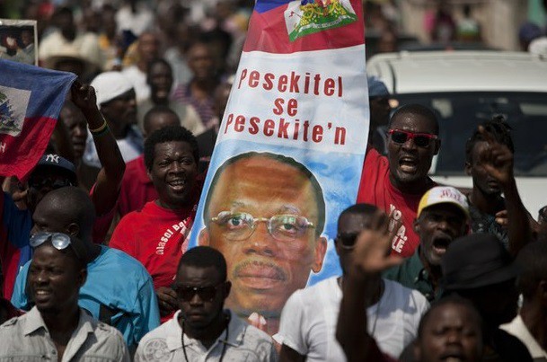 La protesta fue organizada para conmemorar el aniversario de la muerte de Jean-Jacques Dessalines, asesinado en 1806, dos años después de la independencia de Haití. Foto Ap