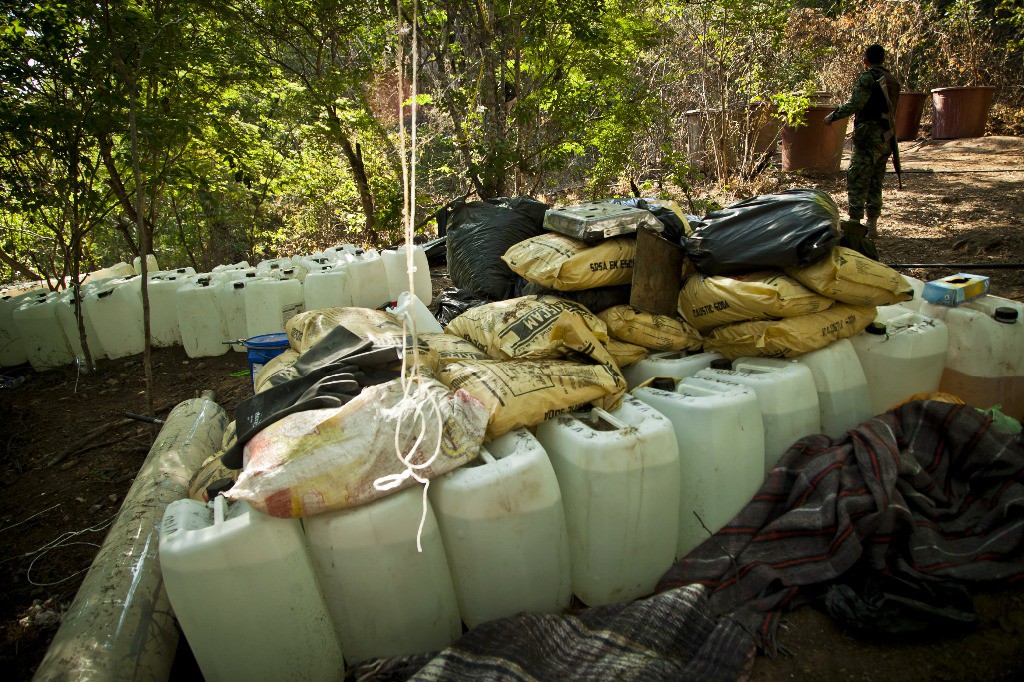 Imagen de un narcolaboratorio en Sinaloa, el 09 de octubre de 2014. Foto Rashide Frías / Cuartoscuro