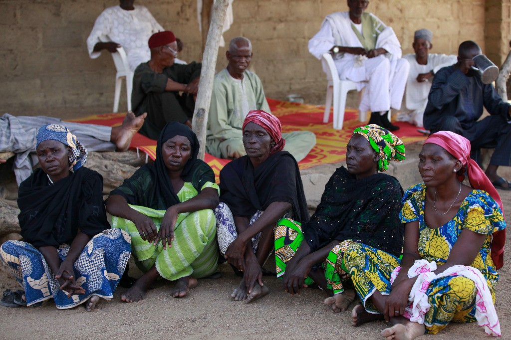 Padres de las niñas secuestradas hace varios meses por Boko Haram. Foto Ap