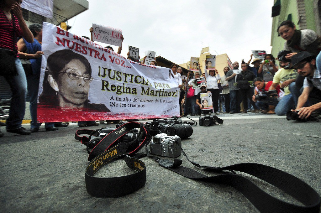 Marcha de periodistas para exigir justicia en el caso de Regina Martínez, el 28 de marzo de 2013. Foto Tona Navarro / Cuartoscuro