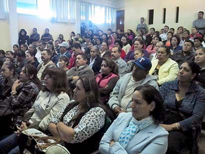 Aspecto de la reunión informativa en el plantel Roberto Cabral del Hoyo ■ FOTO: LA JORNADA ZACATECAS