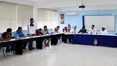 En días pasados el gobernador se reunió con alumnos de la Normal de San Marcos ■ foto: La Jornada Zacatecas