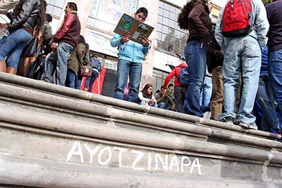 Estudiantes de varias universidades han apoyado protestas pacíficas ■ foto: andrés sánchez