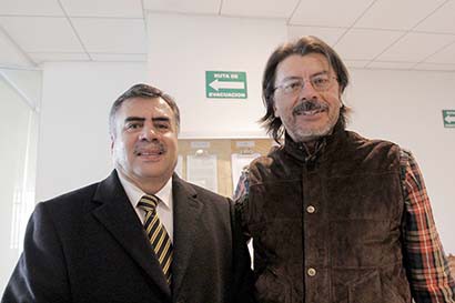 El 12 de noviembre, el líder del Spauaz se reunió con el Rector Armando Silva, para firmar el desistimiento de huelga ■ FOTO: ANDRÉS SÁNCHEZ