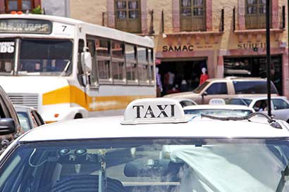 El ser taxista se ha convertido en un oficio peligroso, afirman trabajadores de este gremio ■ FOTO: LA JORNADA ZACATECAS