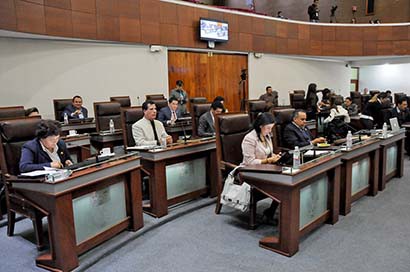Legisladores analizarán la reciente queja de regidores de Mazapil contra el alcalde priísta para ver en qué sentido se dictamina. Imagen del recinto legislativo ■ foto: LA JORNADA ZACATECAS