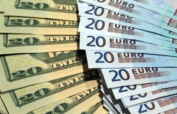 El dólar se compra en $14.14, mientras que el euro se cotiza en $17.55. Foto Reuters/Archivo