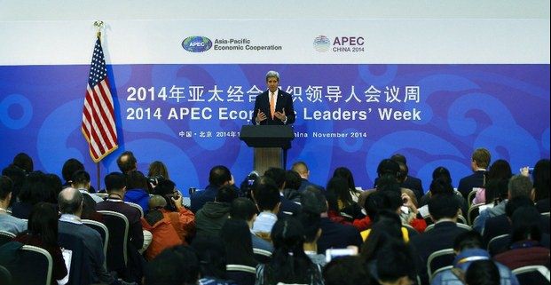 El secretario de Estado de EU, John Kerry, al participar en la 26 Reunión Ministerial del Foro de Cooperación Económica Asia-Pacífico, en China. Foto Xinhua