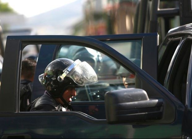 Policía antimotines en un camino de Chilpancingo, Guerrero. Foto Reuters/Archivo