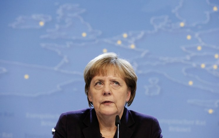 La canciller alemana Angela Merkel al término de la Cumbre de la Unión Europea en Bruselas, el 18 de diciembre de 2014. Foto Xinhua