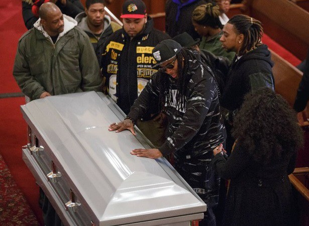 Funeral de Akai Gurley, de 28 años de edad, quien fue abatido por la policía en Nueva York. Imagen del 05 de diciembre 2014. Foto Ap