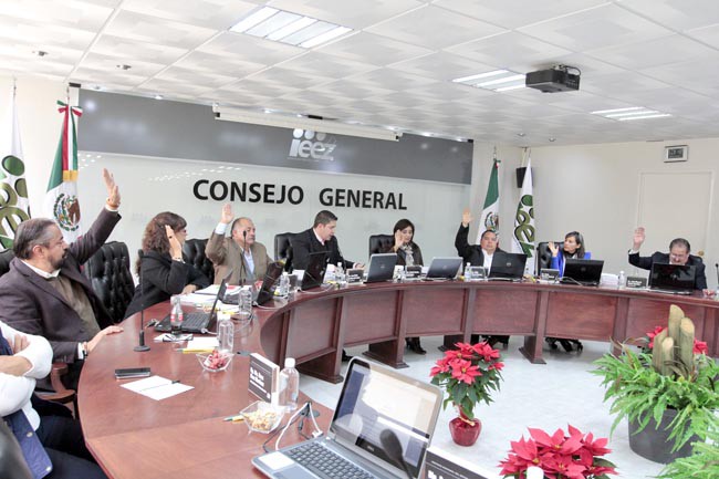 Última sesión del Consejo General presidido por Leticia Soto ■ FOTO: ERNESTO MORENO