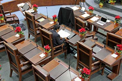 Aspecto de la sala de Plenos al interior de la 61 Legislatura durante la sesión de este jueves ■ FOTO: ANDRÉS SÁNCHEZ