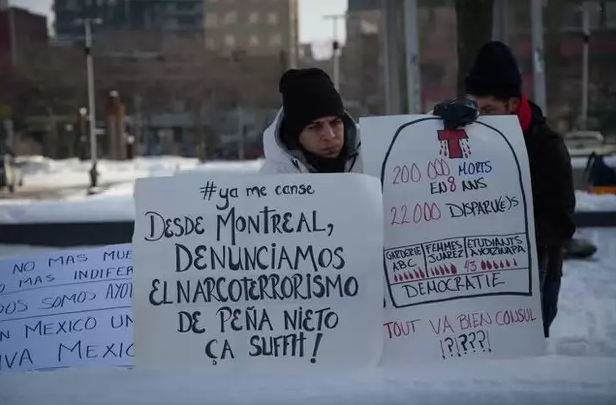 En Montreal, Canadá, se realizó también una instalación en solidaridad con los 43 normalistas de Ayotzinapa. Foto Xinhua