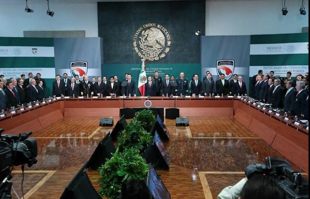 El presidente Enrique Peña Nieto encabezó la 37 sesión del Consejo Nacional de Seguridad Pública, en el salón Adolfo López Mateos, de Los Pinos. Foto: La Jornada