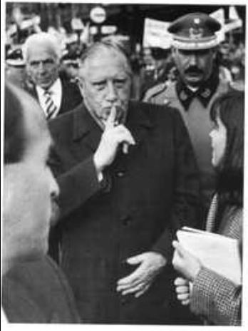 El dictador Augusto Pinochet, en imagen de archivo. Foto: La Jornada
