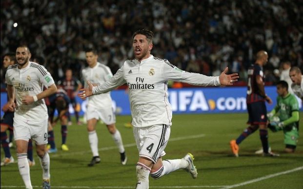 Real Madrid se levanta en la primera mitad de la final del Mundial de Clubes con el gol de Sergio Ramos. Foto AP