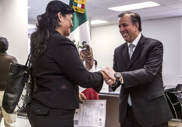El secretario de Relaciones Exteriores de México, José Antonio Meade, en imagen del 15 de enero pasado, en el consulado mexicano de Santa Ana, California. Foto Ap