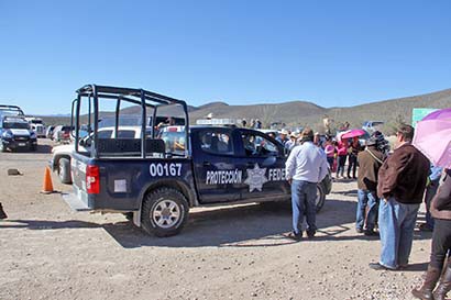 El 10 de enero los ejidatarios y sus familias obstruyeron el acceso a la mina, en demanda de cumplimiento de acuerdos ■ FOTO: LA JORNADA ZACATECAS