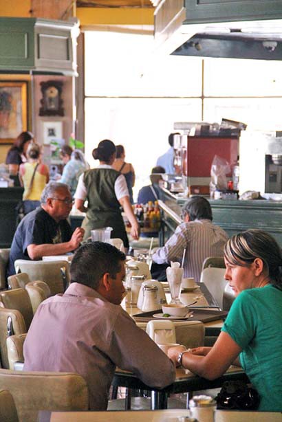La llegada de nuevas franquicias, sobre todo del ramo restaurantero y de servicios, es otra opción para favorecer la creación de empleos y el turismo ■ foto: La Jjornada Zacatecas