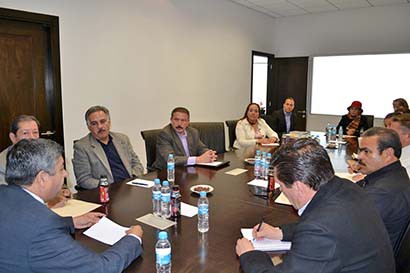 Jaime Santoyo se reunió con directores de la Secretaría General de Gobierno ■ FOTO: LA JORNADA ZACATECAS