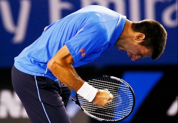 El tenista serbio Novak Djokovic alcanzó el viernes su cuarta final del Abierto de Australia en los últimos cinco años. Foto Reuters