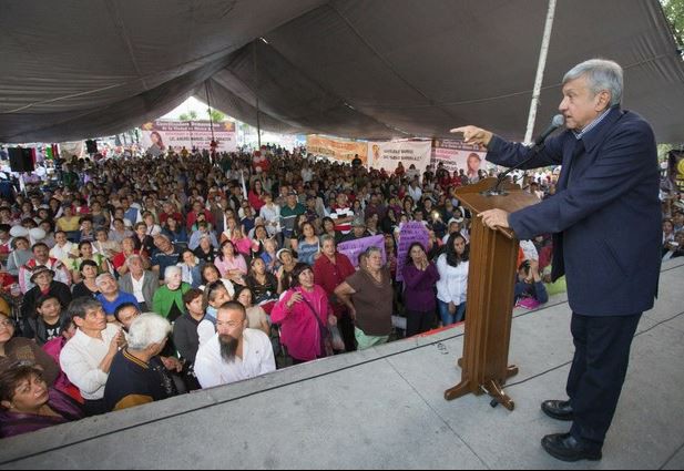 Andrés Manuel López Obrador durante un mitin en el Parque Lázaro Cárdenas, en la colonia Doctores, del DF, en noviembre pasado. Foto: La Jornada